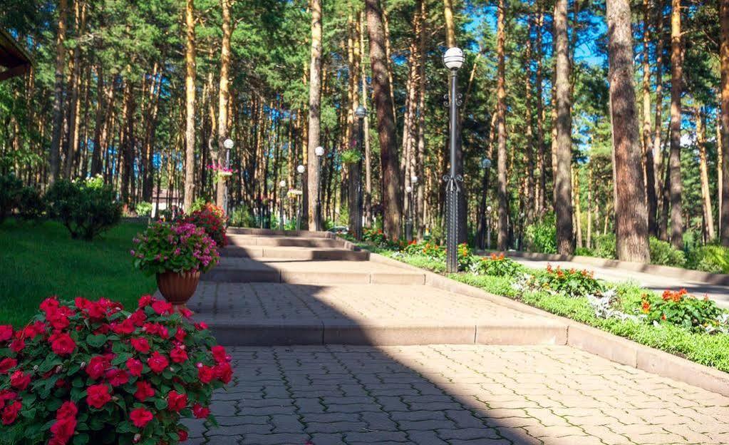 Park-Hotel Graal Kemerovo Zhuravlyovo Exteriér fotografie